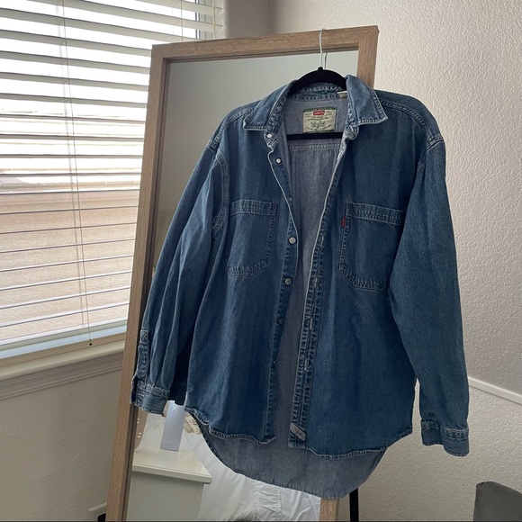 Levi's Other - Levi’s denim button up